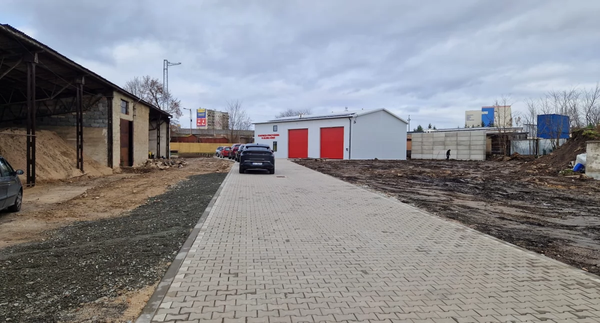 Postępy na budowie nowego obiektu przy ulicy Wiejskiej dla OSP Jelenia Góra