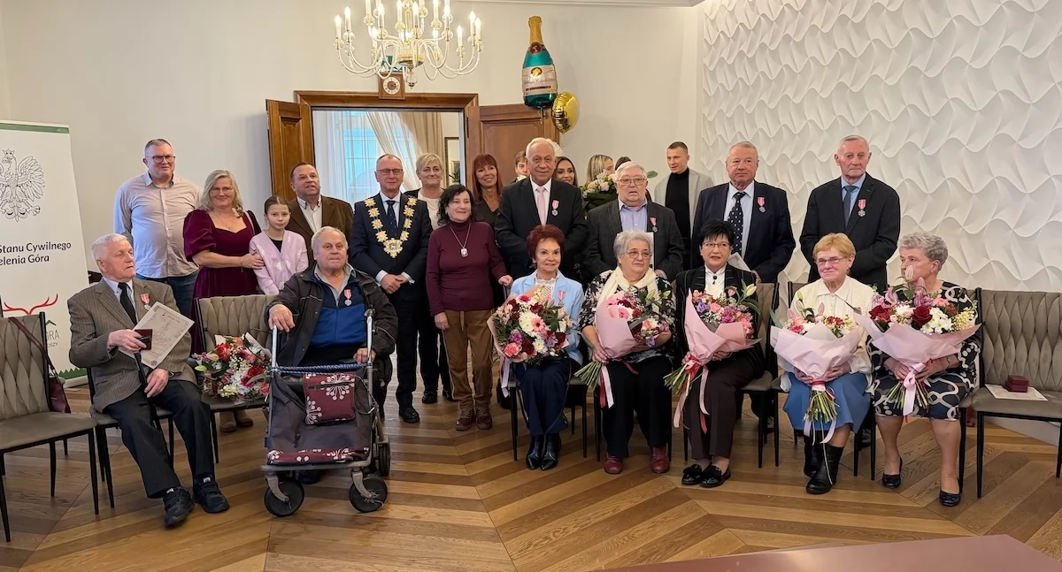 Pary świętujące 50-lecie małżeństwa uhonorowane medalami