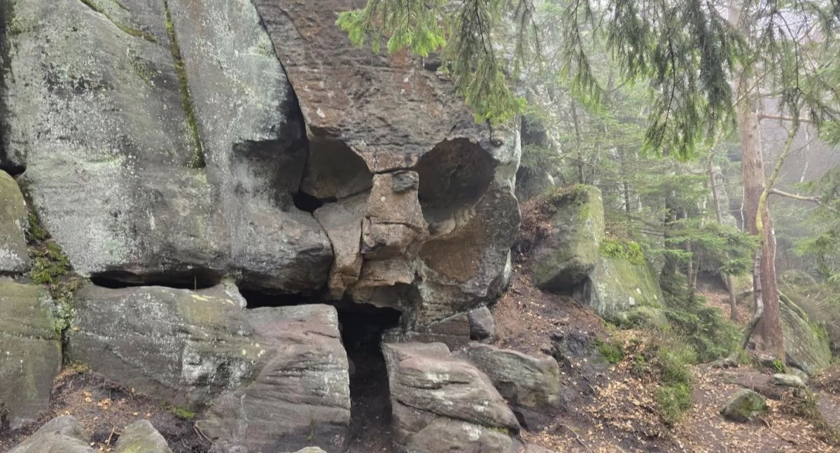 Tajemnicze Karkonosze - Skalna Czaszka i jej niepokojący urok