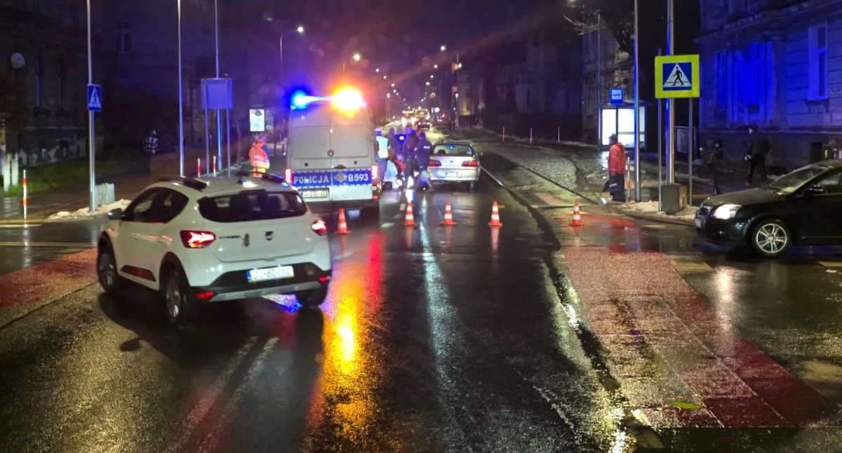 Potrącenie na pasach. Aleja Wojska Polskiego zablokowana
