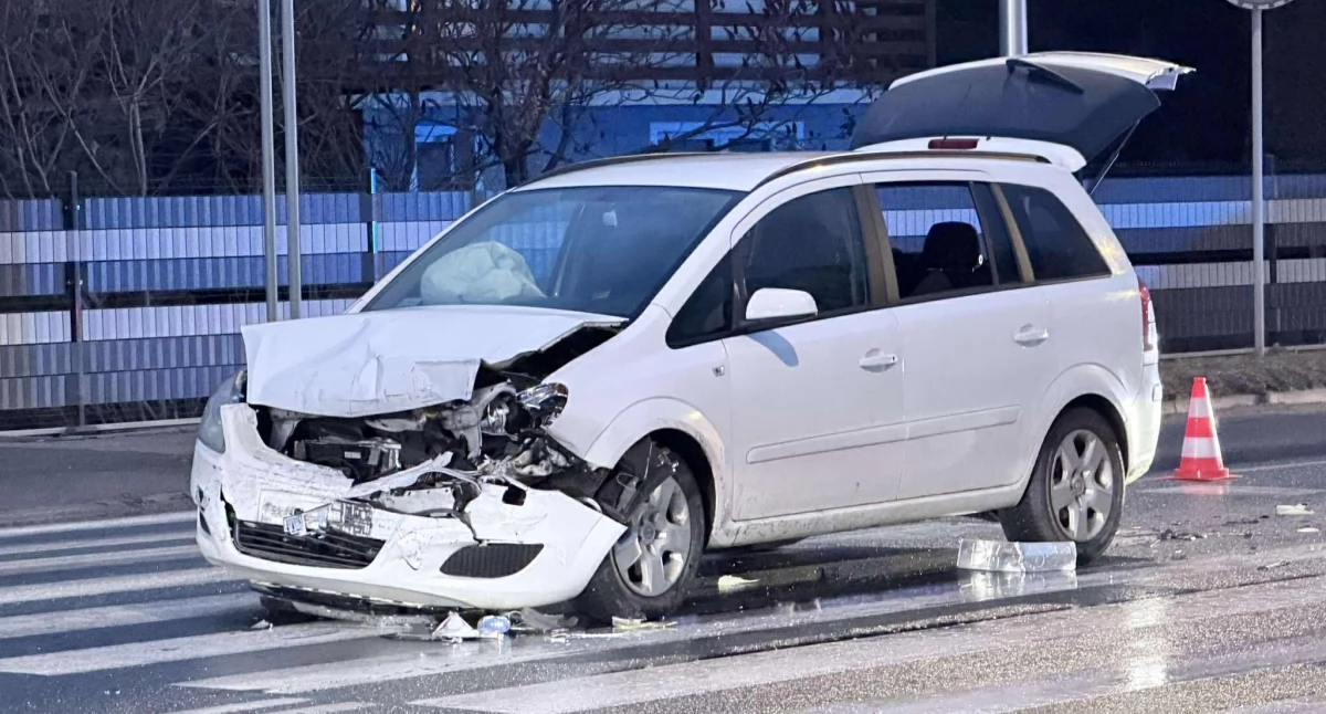 Zderzyli się tuż przed pasami na ulicy Wolności. Utrudnienia w ruchu przy starym młynie