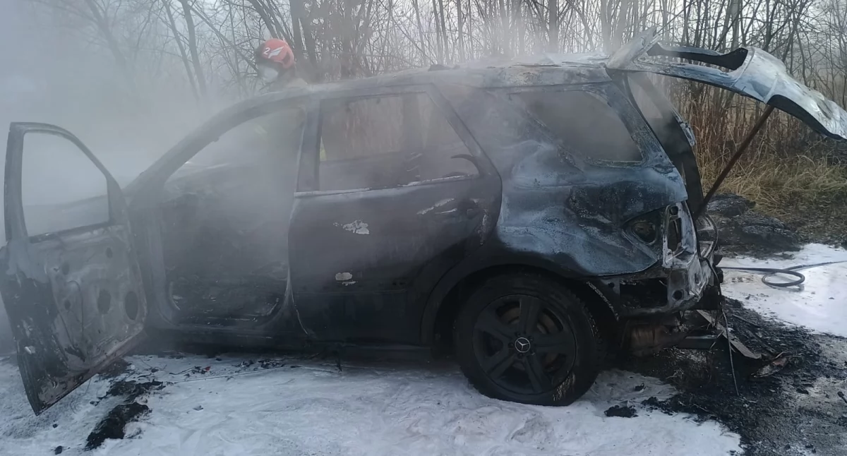 W Wojanowie spłonął Mercedes