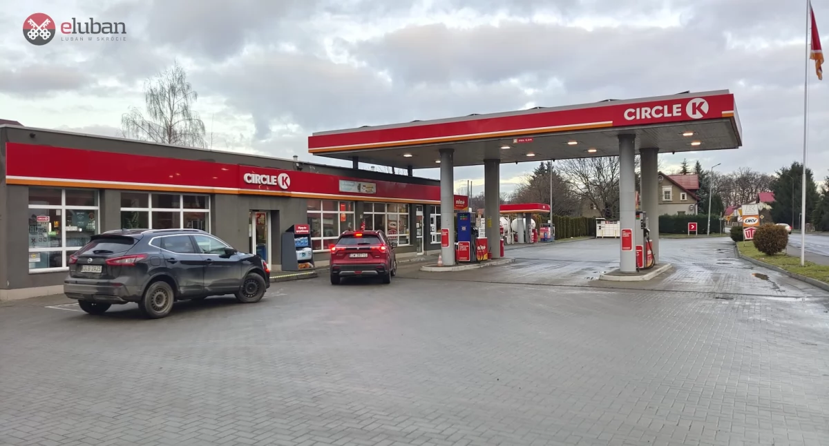 Mężczyzna oblał się benzyną i groził samopodpaleniem