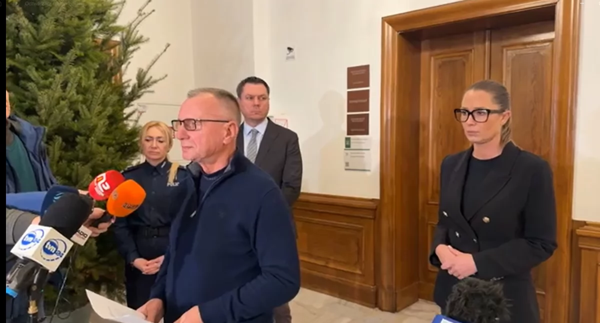 Nowe informacje po tragedii w Jeleniej Górze. Głos zabierają prezydent miasta i dyrektor szkoły