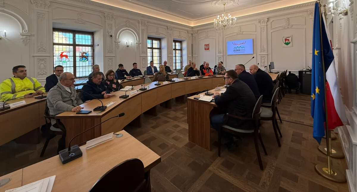 Siarczysty mróz zaatakował nasz region. Służby apelują o czujność i pomoc potrzebującym