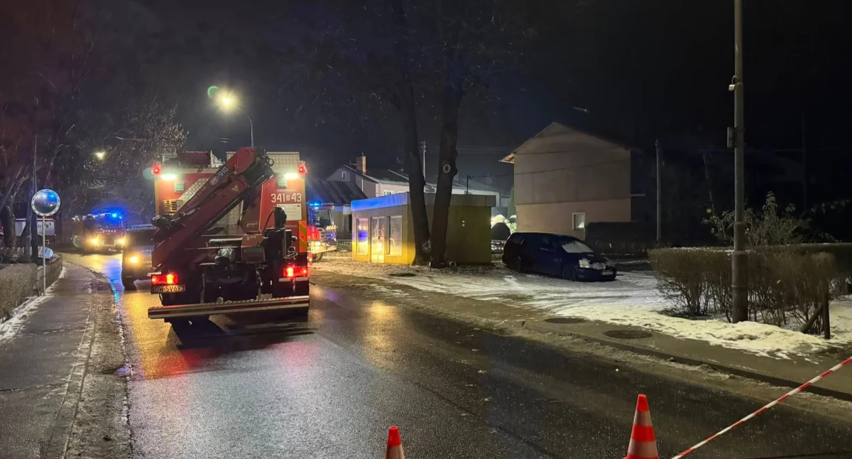 Wyciek gazu w Piechowicach. Ewakuowano mieszkańców zagrożonego rejonu. Zamknięta ulica Krysztalowa.