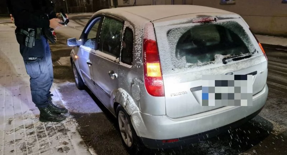Pijany kierowca za kierownicą Forda. Dobrze, że nikogo nie zabił...