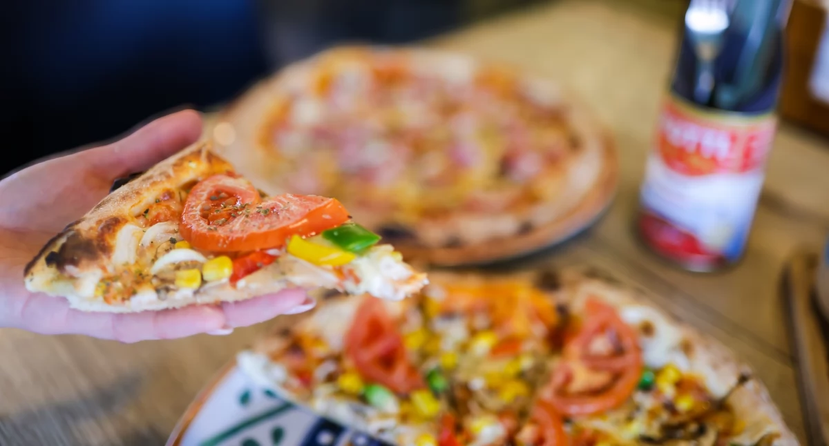 Zabawa z nagrodami z okazji Dnia Pizzy. Zgarnij voucher do Grande Romy i wejściówkę na Termy Cieplickie