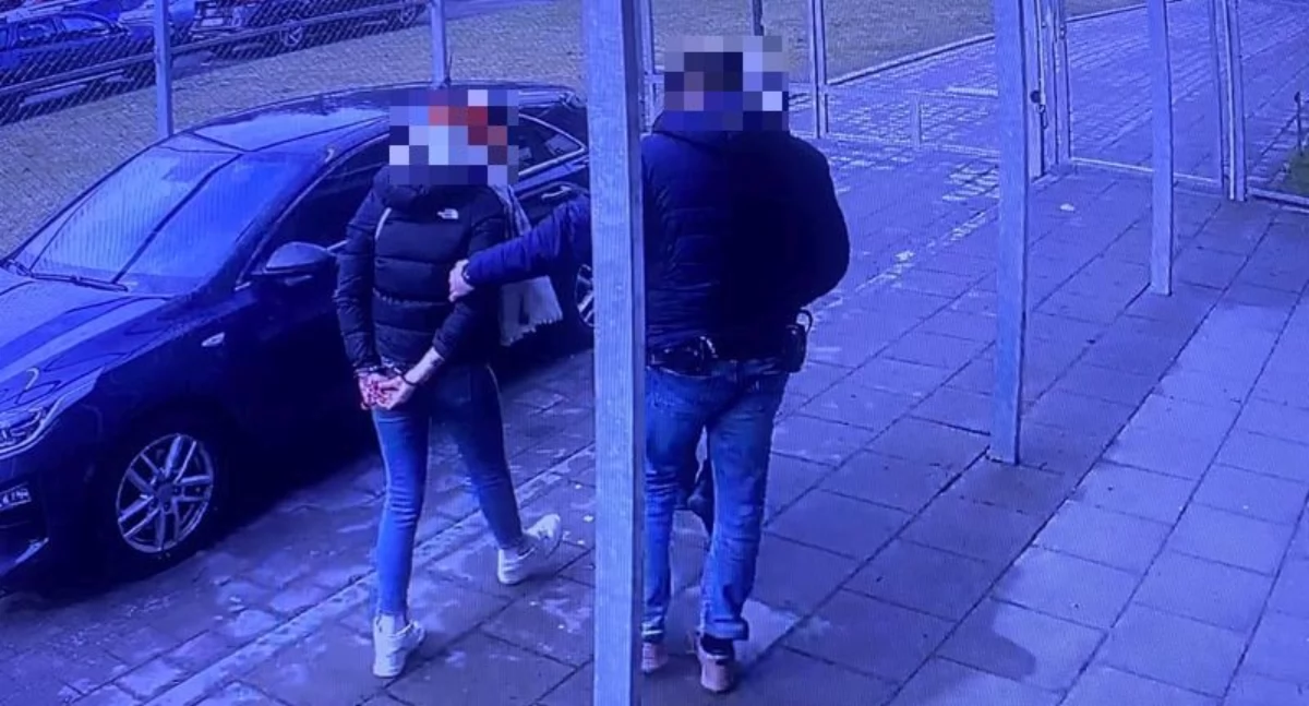 Agresywna turystka w Karpaczu rzucała się do bicia policjantów