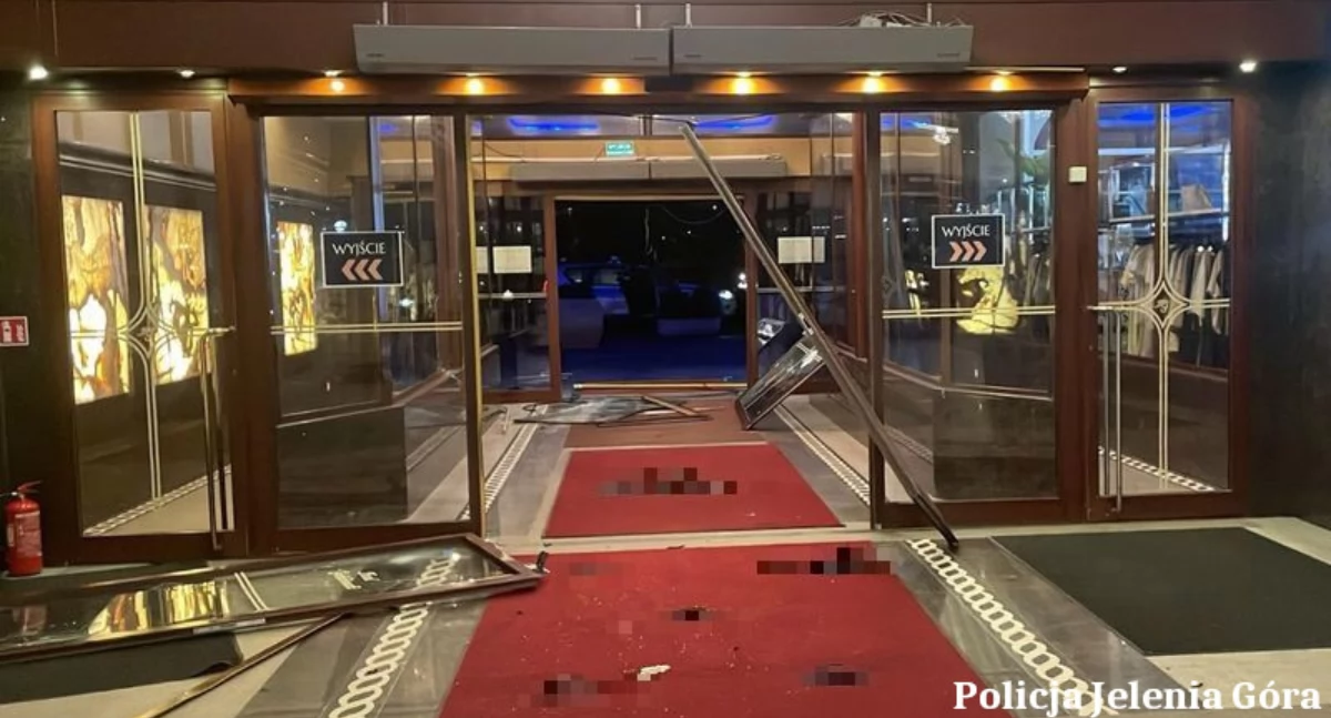 Wjechał autem w hotel i próbował uciec. 36-latek zatrzymany po pościgu