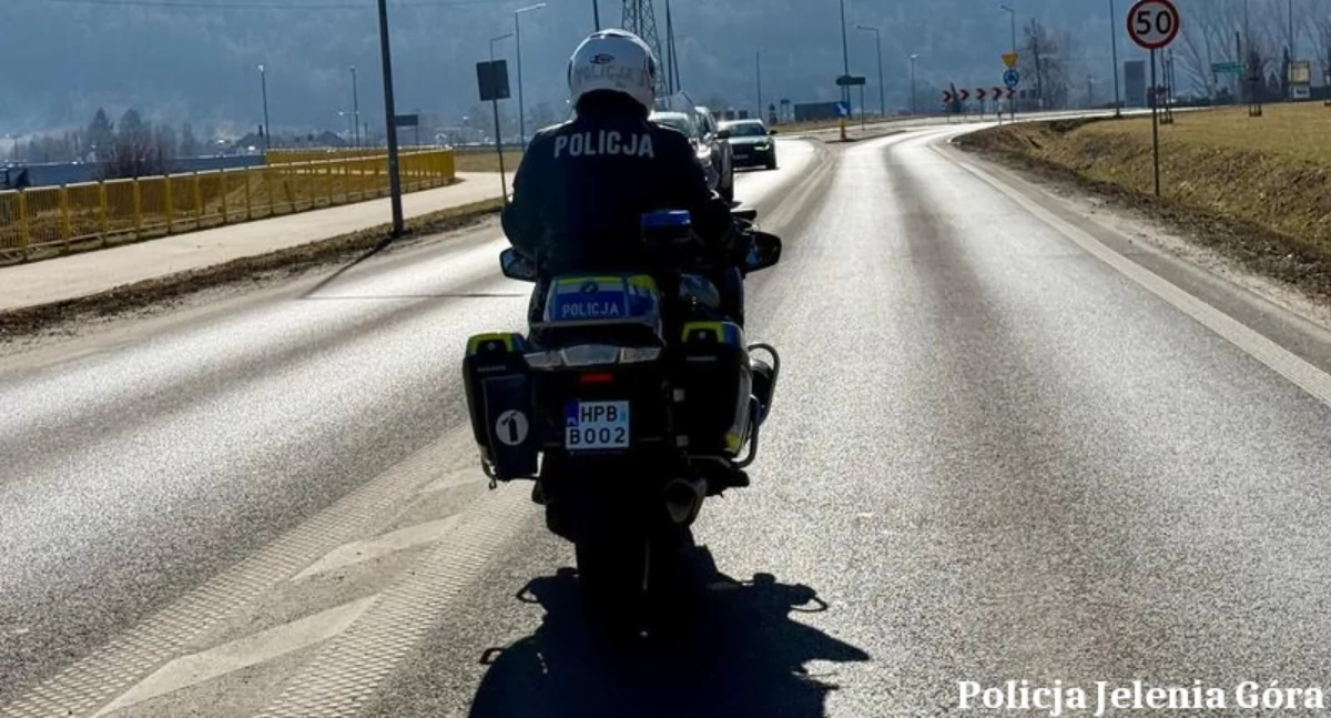 Motocykliści jeleniogórskiej drogówki rozpoczęli sezon. Intensywny pierwszy dzień służby