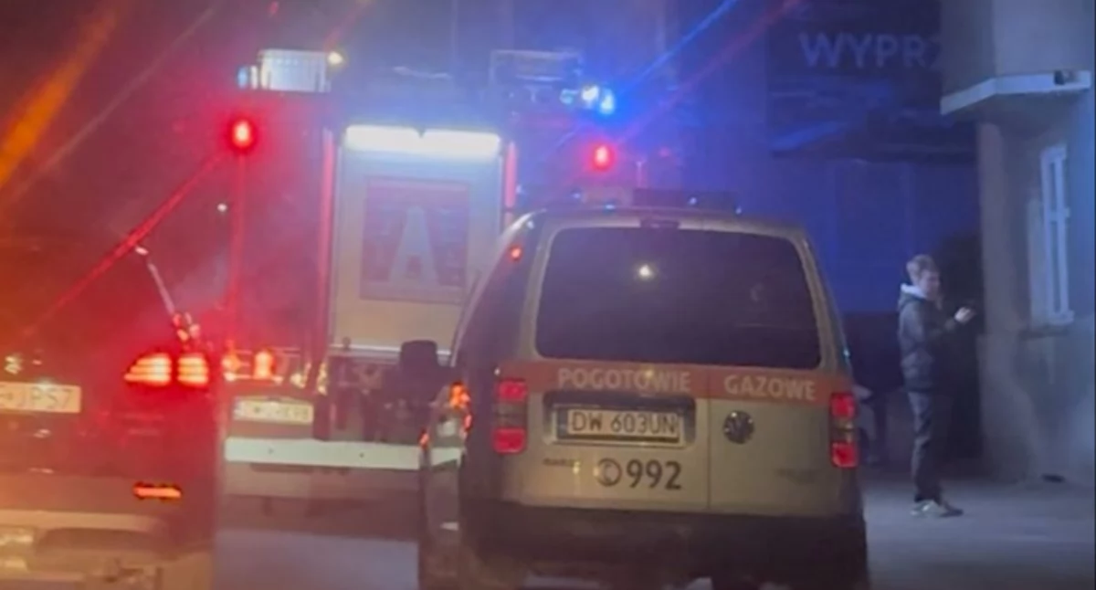 Wyczuwalny zapach gazu i ewakuacja mieszkańców