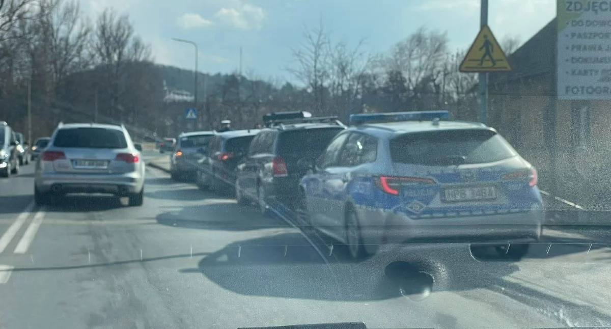 Utrudnienia na ulicy Różyckiego. Zderzyły się trzy samochody