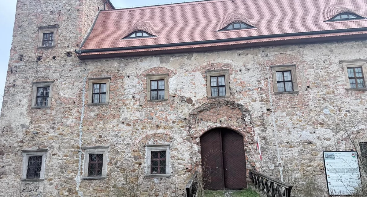 Dwór Czarne wrócił do miasta. Finał wieloletnich procesów i początek trudniejszej drogi.