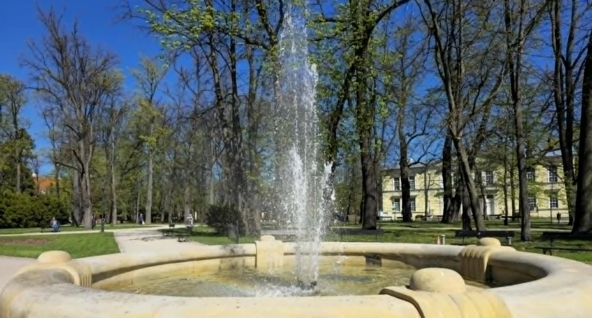 Jelenia Góra uruchamia fontanny. Osiem instalacji gotowych na sezon. 