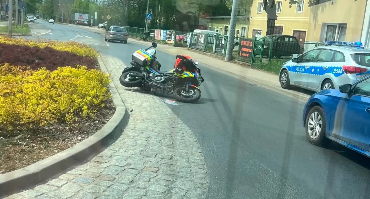 Motoambulans uczestniczył w kolizji drogowej. Chwilę wcześniej był na wypadku na ulicy Wolności