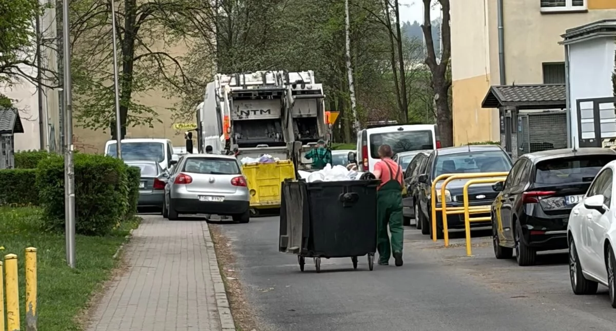Mistrzowie Parkowania utrudniają życie wszystkim i myślą tylko o sobie