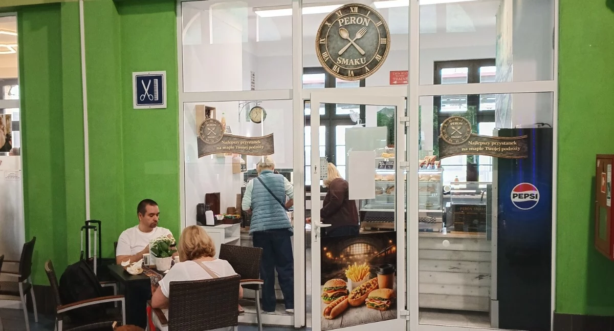 Kanapeczki na dworcu PKP w Jeleniej Górze