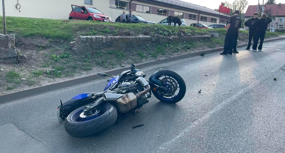 Wymusił pierwszeństwo na motocykliście. Groźne zdarzenie na Spółdzielczej