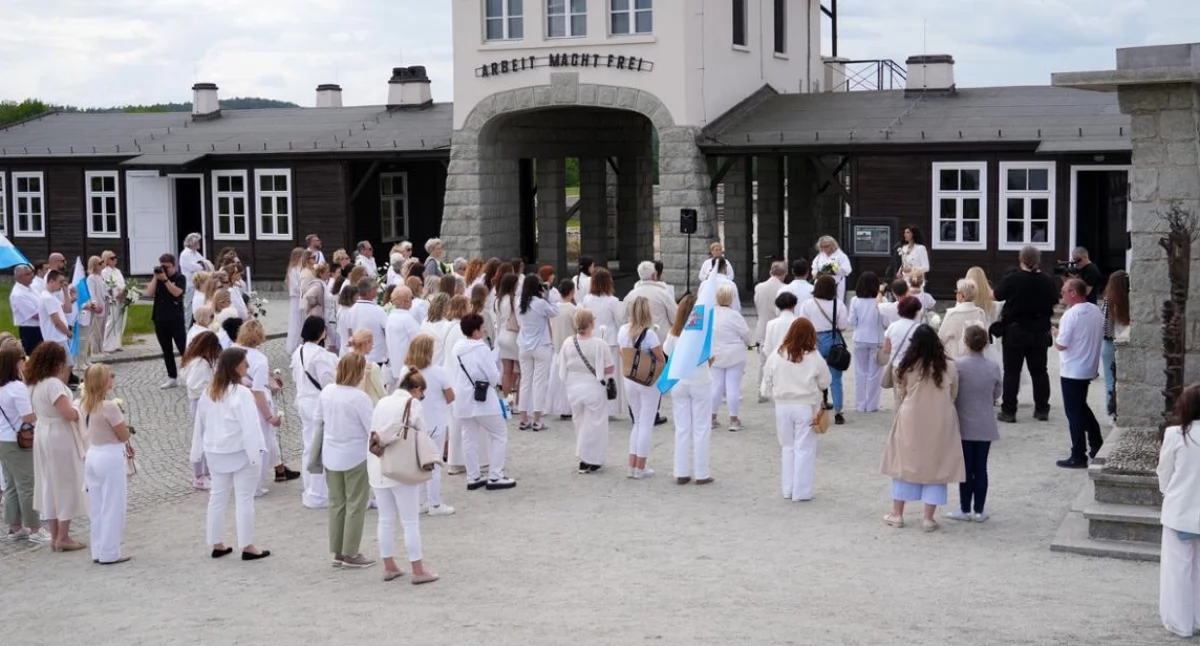 Biały Marsz w Rogoźnicy. Pamięć o więźniarkach Gross-Rosen