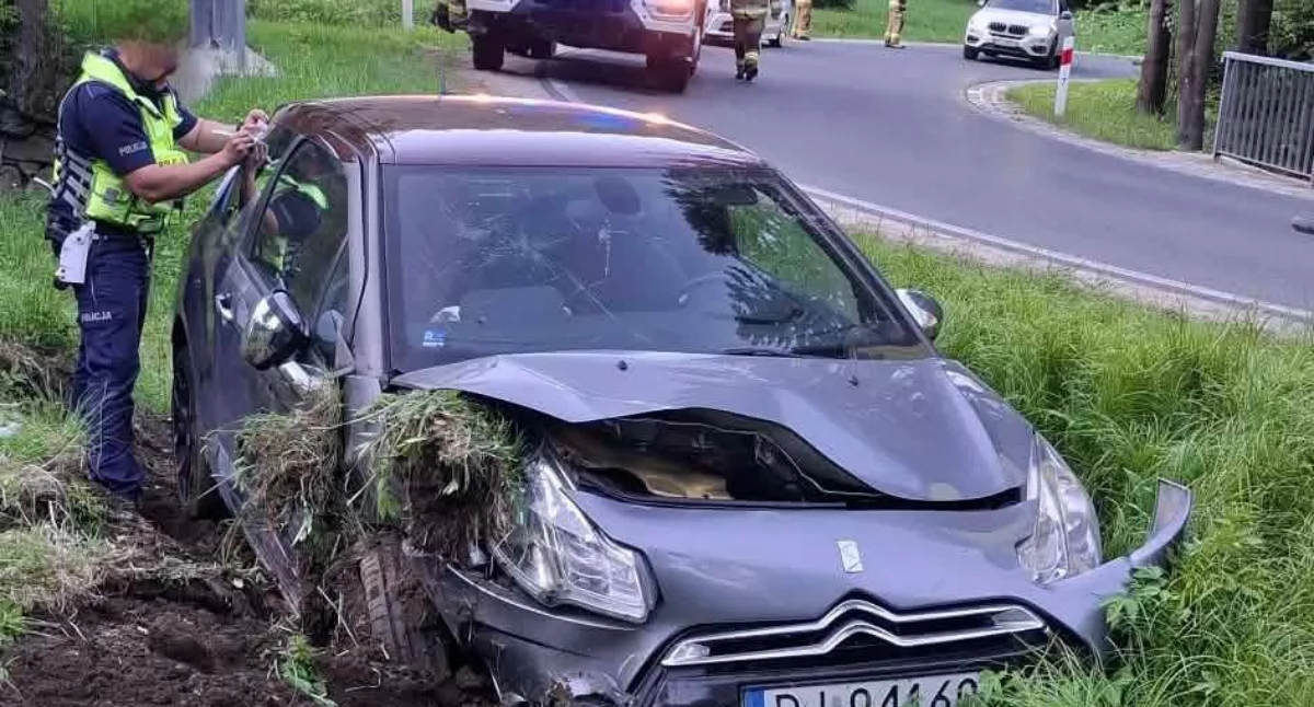 Sprawca odjechał po wypadku w Jarkowicach. Rodzina poszkodowanych szuka świadków