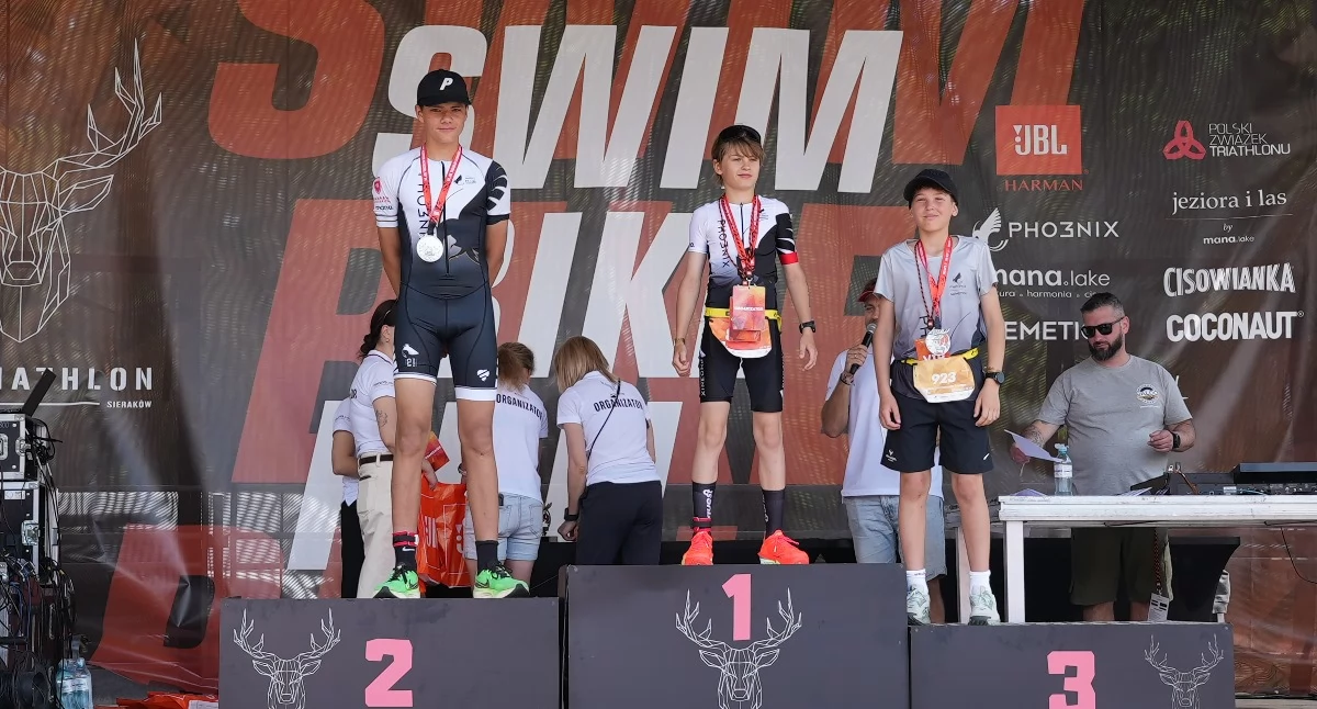Janusz Witold z Jeleniej Góry ze złotem podczas JBL Triathlon Sieraków 2026