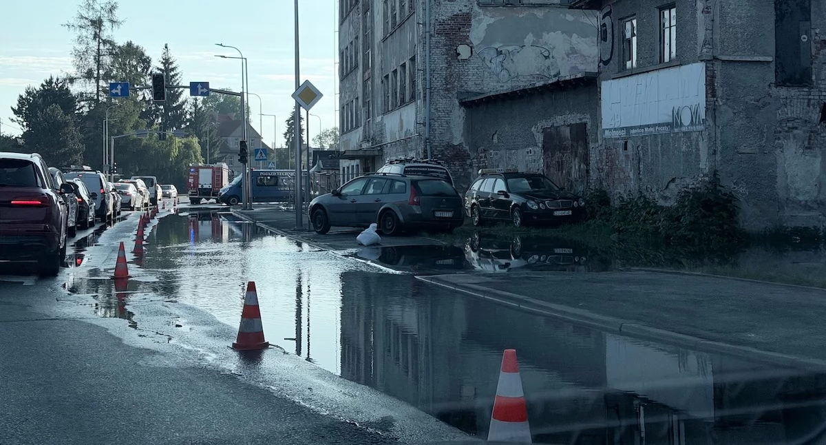 Potężna awaria w Cieplicach. Wody nie ma od Małej Poczty po Sobieszów