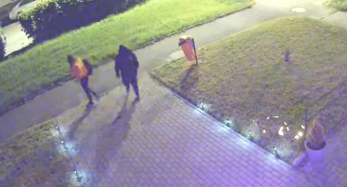 Młodociane złodziejaszki obłowiły się na jakieś 15 złotych. Zobaczcie nagranie