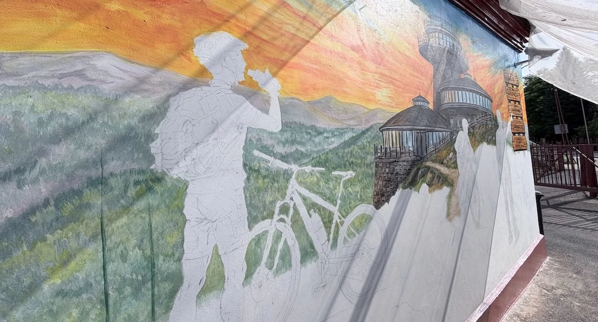 W Podgórzynie powstaje najpięknieszy mural w Karkonoszach
