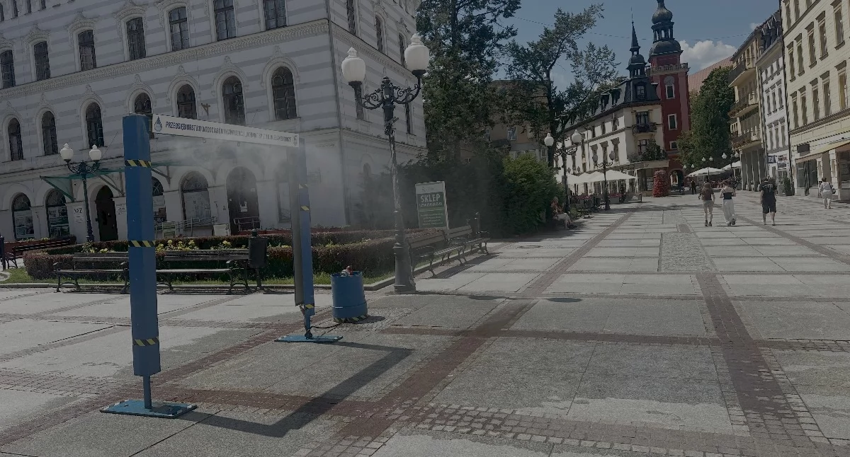 Kurtyny wodne już działają. Pomogą przetrwać nadchodzące upały