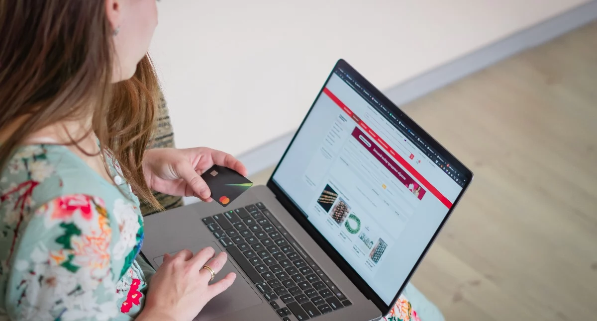 Psychologia zakupów: jak marketing wpływa na nasze decyzje i jak nie ulegać presji chwilowych zachcianek?