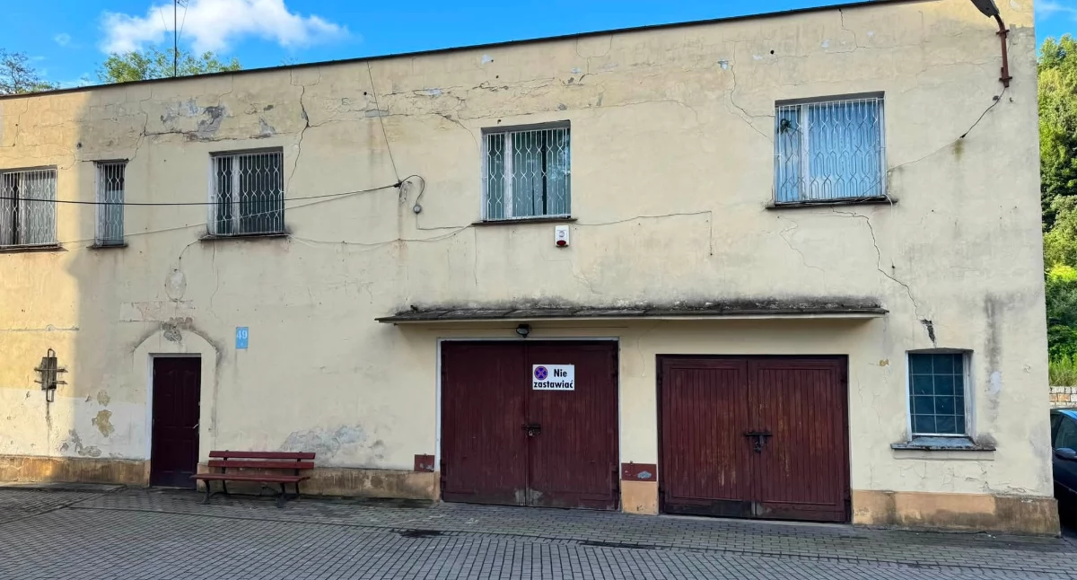Po blisko 20 latach ma wrócić do użytku. Ruszają przygotowania do przebudowy budynku przy Urzędzie Miasta w Piechowicach