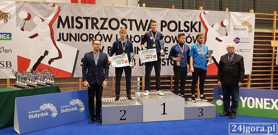 Złoto i dwa brązy na Mistrzostwach Polski w Badmintonie