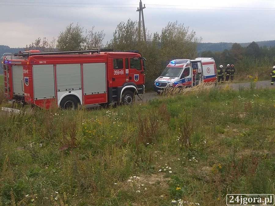 Wypadek w Jeżowie Sudeckim. Motocyklista w ciężkim stanie