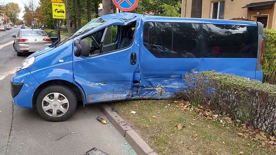 Zderzenie na Al. Wojska Polskiego. Są osoby ranne.