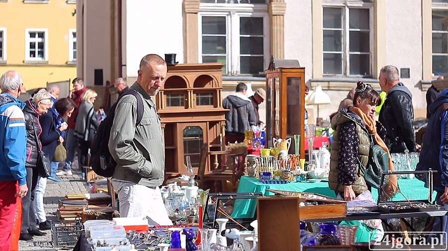 Tłumy na jeleniogórskim Jarmarku Staroci