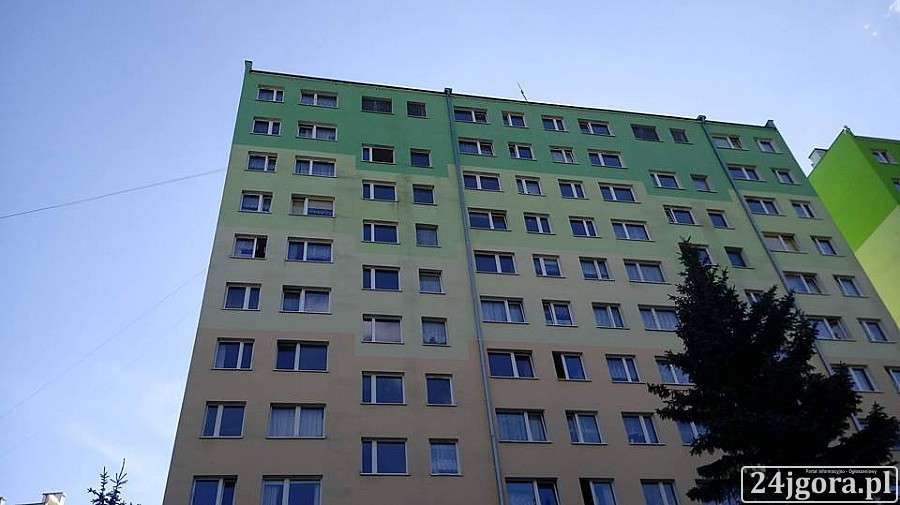 Tragedia na Zabobrzu. Młody mężczyzna wyskoczył z 9 pietra.