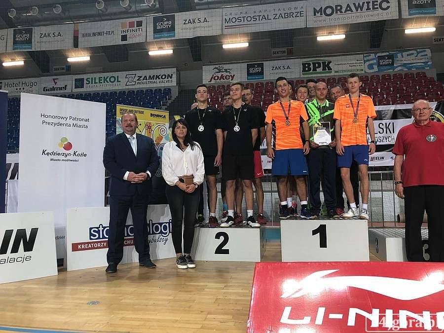 Złoto i srebro w Drużynowych Wojewódzkich Mistrzostwach Polski w badmintonie