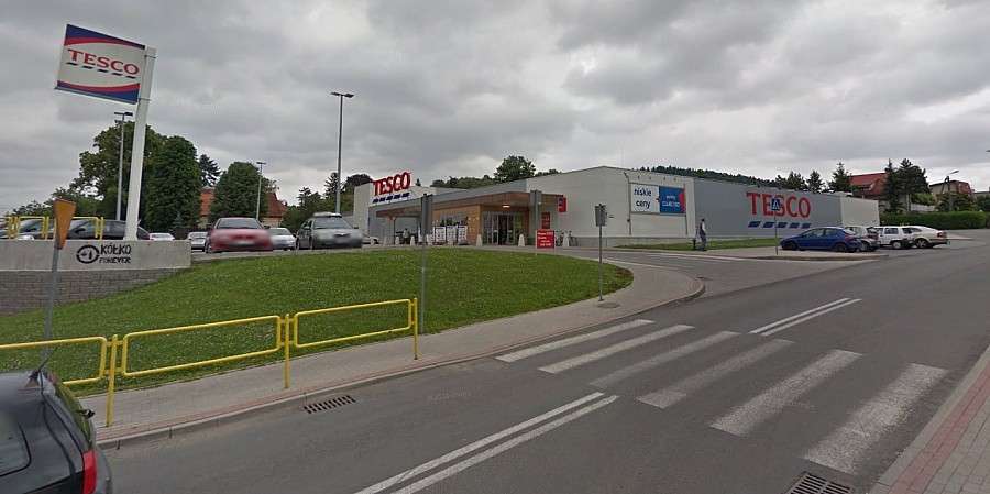 Tesco zamyka market przy Wolności