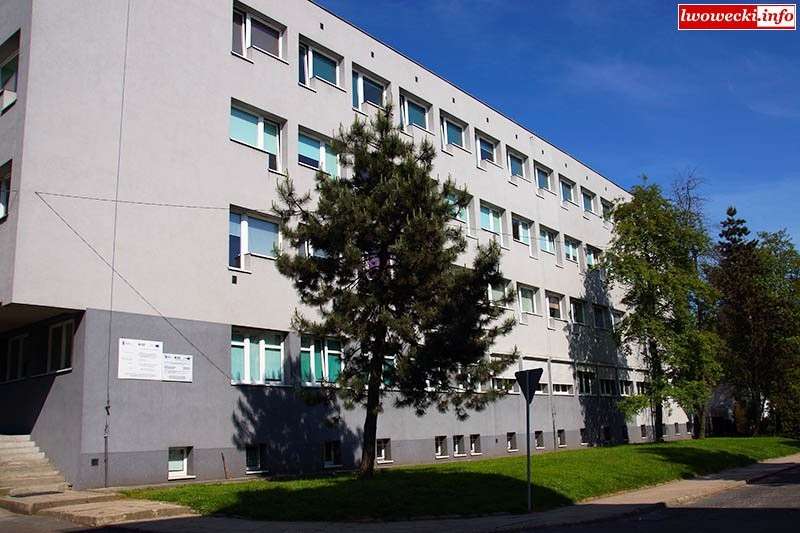 Pacjent wyskoczył z okna szpitala. Prokuratura umorzyła postępowanie