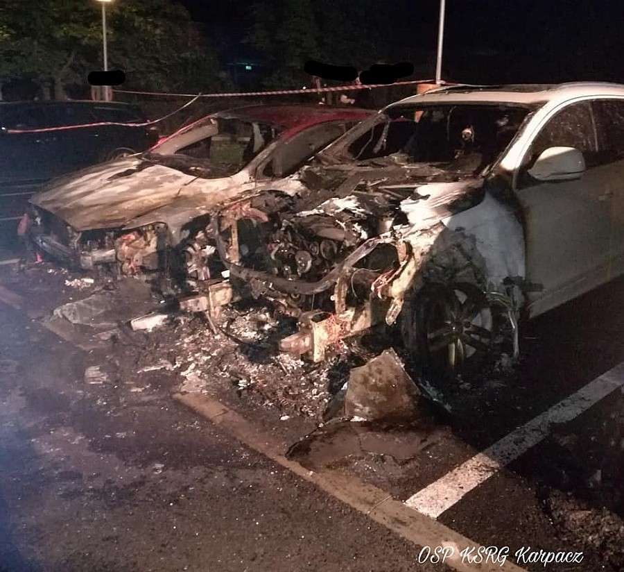 W Karpaczu spłonęły cztery samochody