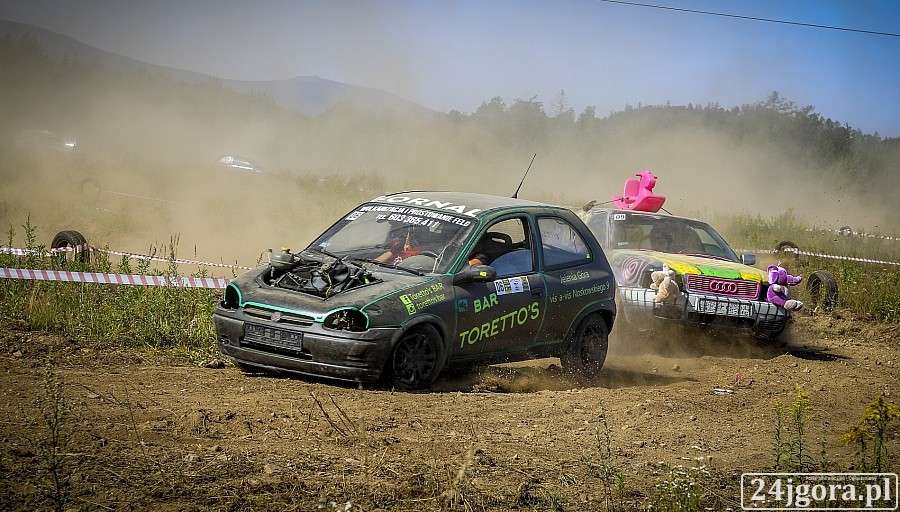 40 kierowców pojechało w Wrak Race Karkonosze (VIDEO)