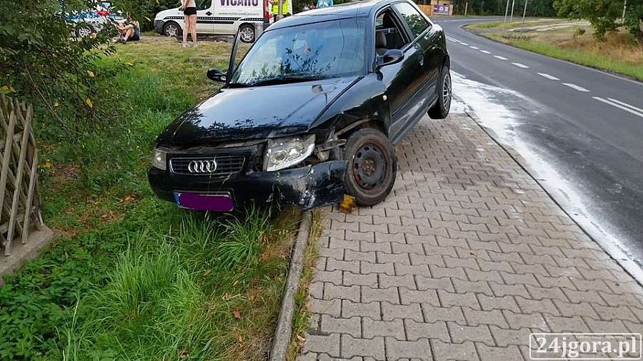 Wymuszenie pierwszeństwa przyczyną zderzenia audi z mercedesem