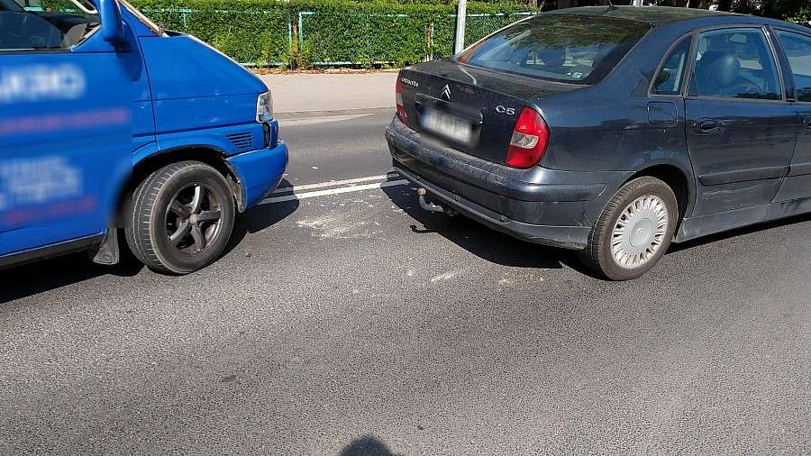 Najechanie na tył i... prowizoryczny trójkąt