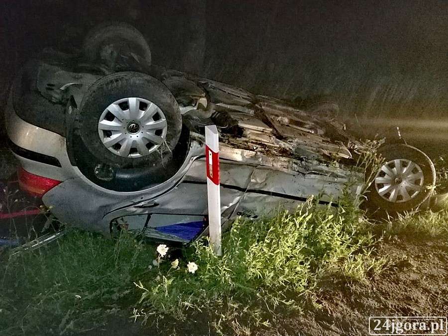 Dachowanie pod Rybnicą. Trzy osoby w szpitalu