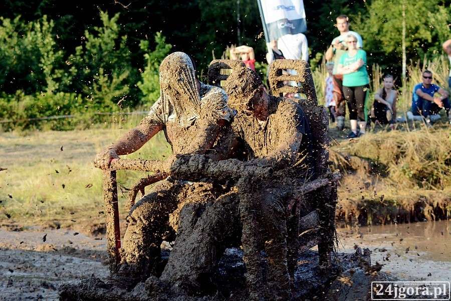Biegi w błocie na zakończenie Mud Party!