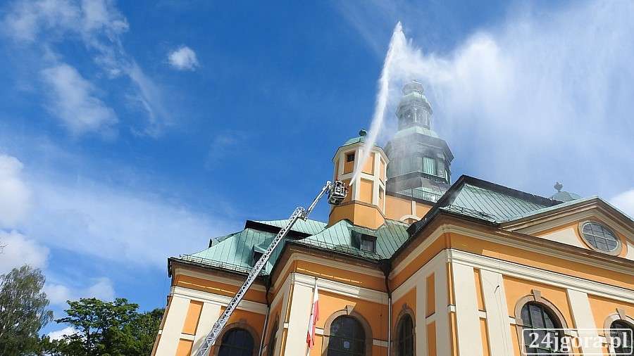 Strażacy testowali możliwości drabiny