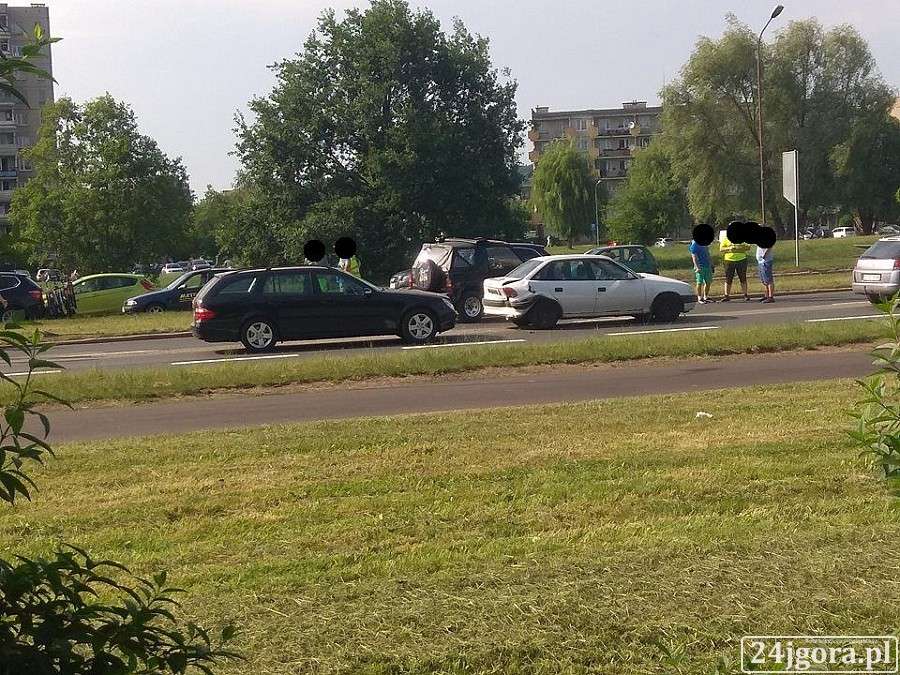 Zderzenie trzech aut w alei Jana Pawła
