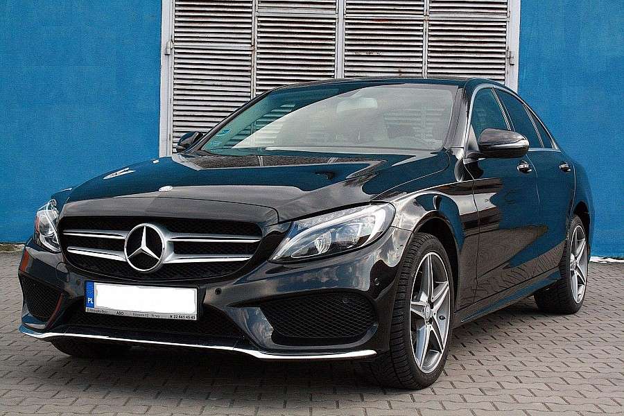 Uwaga! Skradziono Mercedesa!