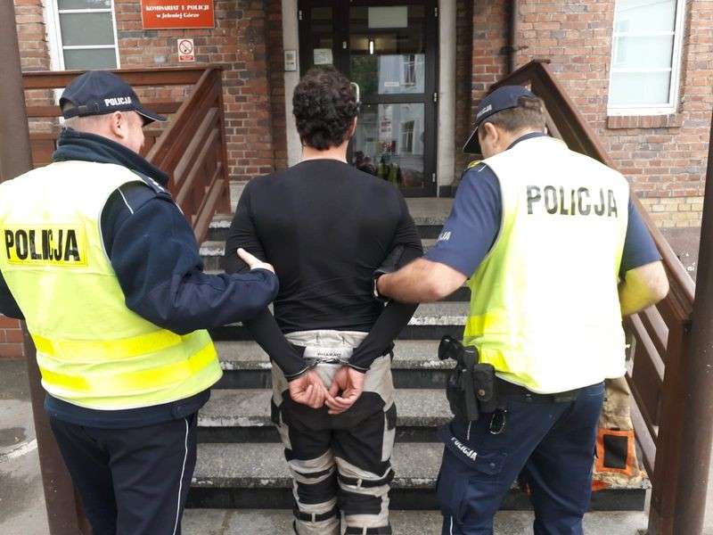 Surowa kara za nielegalny wjazd motocyklem do lasu.